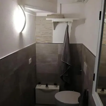Cozy 22 M² With Air Conditioning