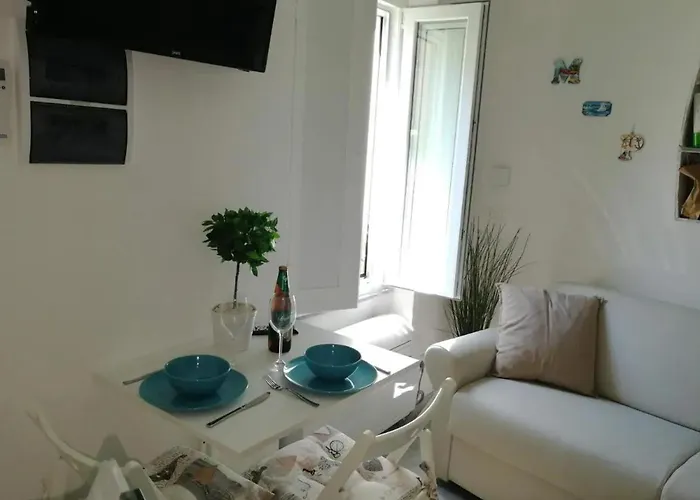 Cozy 22 M² With Air Conditioning 아파트 몬테로소 알 마레